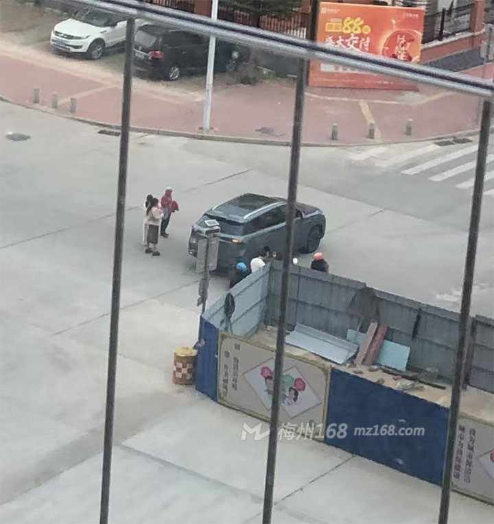 興寧這學(xué)校路口發(fā)生多起事故！你怎么看？