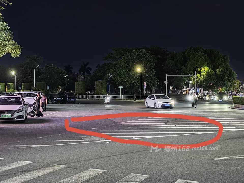 兴宁修路都修不好，有人管管吗？