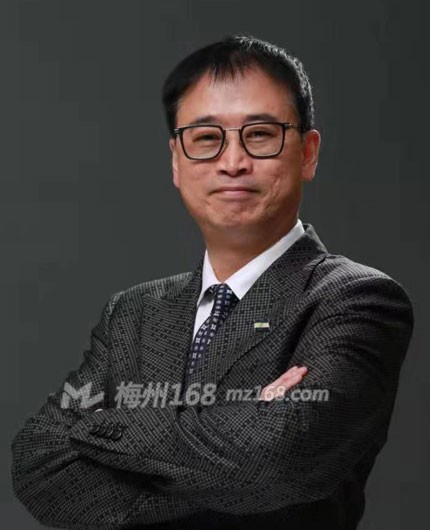 梅州这位上市公司大老板，曾坐直升机回梅州！他创立的品牌很多人都知道！